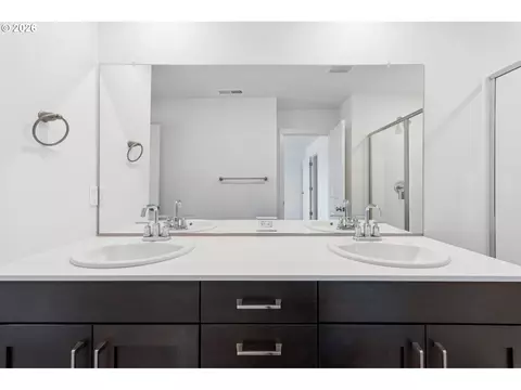 Bath - 5887 SE Powell Vly, Gresham, OR 97080 photo 2 of 3