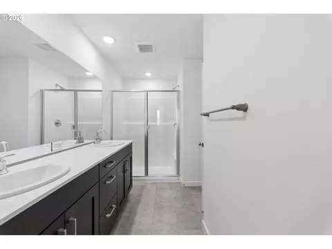 Bath - 5887 SE Powell Vly, Gresham, OR 97080 photo 1 of 3