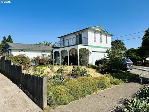 2133 15th St, Springfield, OR 97477 photo 1