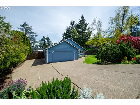Exterior - 149 73rd St, Springfield, OR 97478 photo 2 of 9