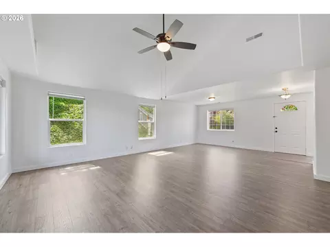 Living - 149 73rd St, Springfield, OR 97478 photo 1 of 5