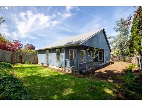 Exterior - 149 73rd St, Springfield, OR 97478 photo 6 of 9