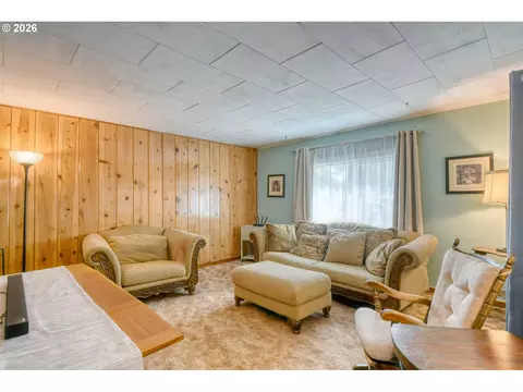 Living - 237 SW 2nd St, Pilot Rock, OR 97868 photo 2 of 3