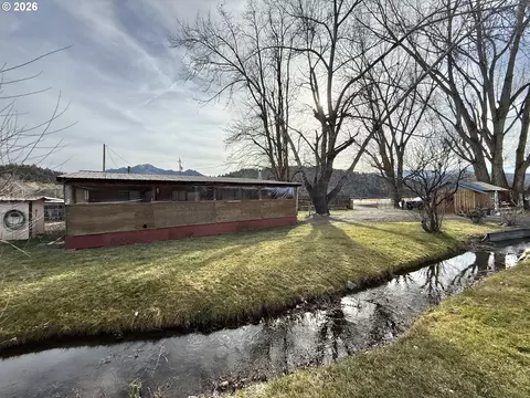 51257 Hwy 26, Mount Vernon, OR 97865