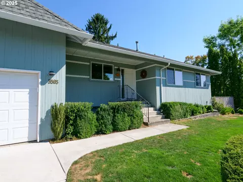3565 SEl Camino Dr, Gresham, OR 97080