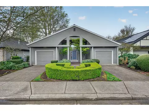 15720 NW Saint Andrews Dr, Portland, OR 97229