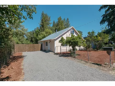 1854 Ulex St, Sweet Home, OR 97386