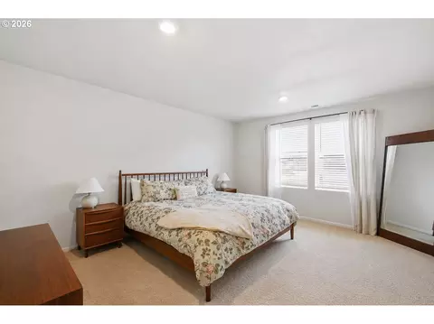 Bedroom - 2611 26th Loop, Springfield, OR 97477 photo 1 of 3