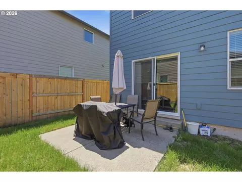 Exterior - 2611 26th Loop, Springfield, OR 97477 photo 8 of 8