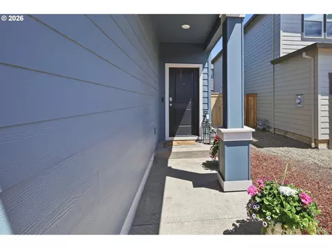 Exterior - 2611 26th Loop, Springfield, OR 97477 photo 3 of 8