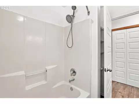 Bath - 4854 A St, Springfield, OR 97478 photo 5 of 6