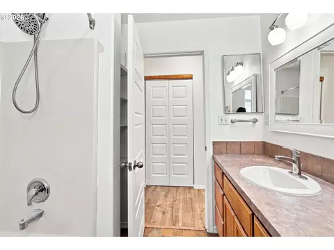 Bath - 4854 A St, Springfield, OR 97478 photo 6 of 6
