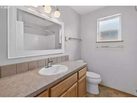 Bath - 4854 A St, Springfield, OR 97478 photo 1 of 6