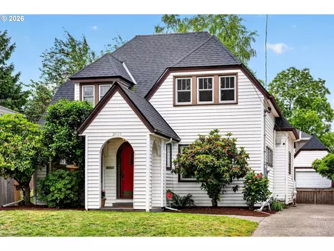 2633 NE Cesar E Chavez Blvd, Portland, OR 97212