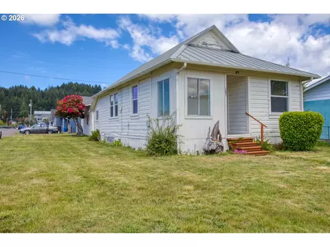 1891 Dogwood Ave, Reedsport, OR 97467
