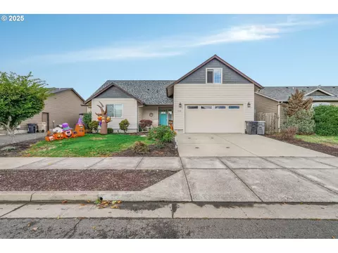 123 Camellia Dr, Lebanon, OR 97355