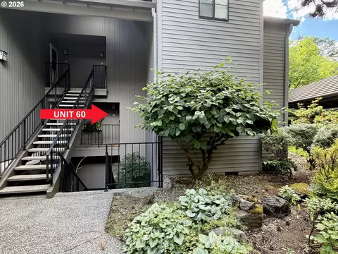 4000 Carman Dr #60, Lake Oswego, OR 97035