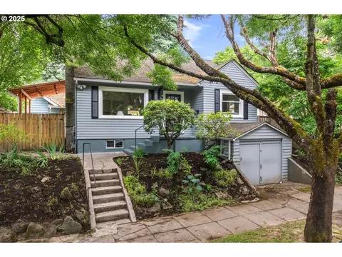 1526 SE Claybourne St, Portland, OR 97202
