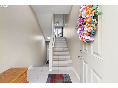 Entry Way - 2571 NW 1st Dr, Gresham, OR 97030 photo 1 of 2