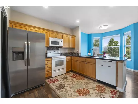 Kitchen - 2571 NW 1st Dr, Gresham, OR 97030 photo 1 of 5