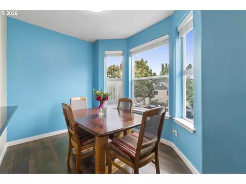 Dining - 2571 NW 1st Dr, Gresham, OR 97030 photo 1 of 2