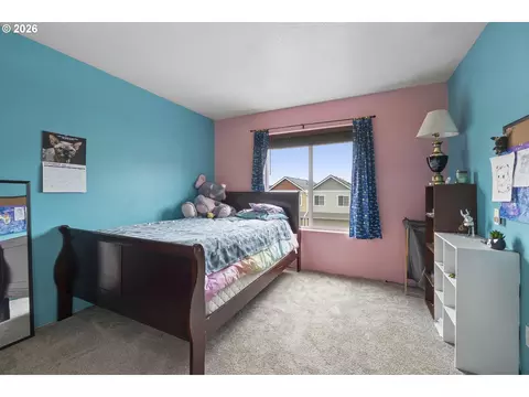 Bedroom - 2571 NW 1st Dr, Gresham, OR 97030 photo 3 of 5