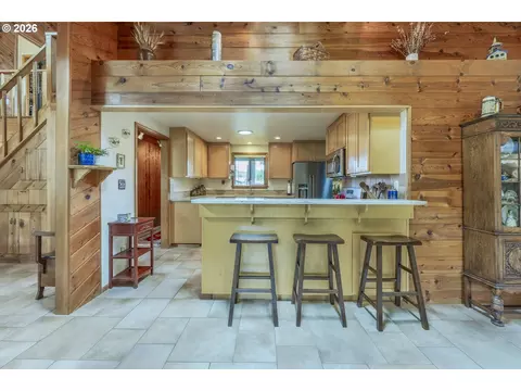 Kitchen - 88313 Millican Rd, Springfield, OR 97478 photo 2 of 7