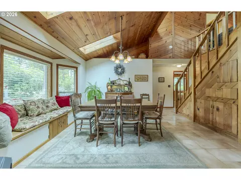 Dining - 88313 Millican Rd, Springfield, OR 97478 photo 2 of 4
