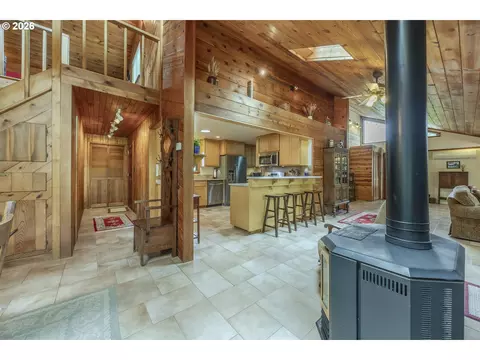 Entry Way - 88313 Millican Rd, Springfield, OR 97478 photo 1 of 1