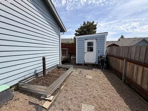 Exterior - 2273 Eagle Loop, Sutherlin, OR 97479 photo 8 of 12