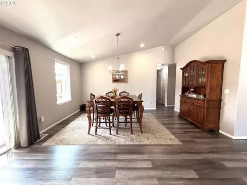 Dining - 2273 Eagle Loop, Sutherlin, OR 97479 photo 3 of 3