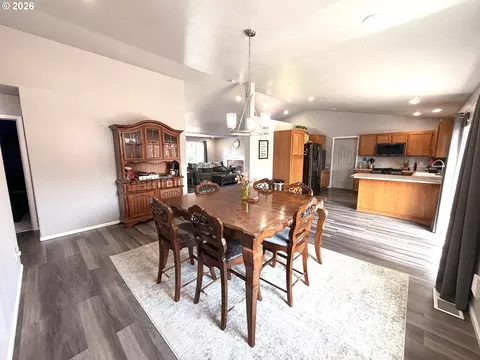 Dining - 2273 Eagle Loop, Sutherlin, OR 97479 photo 1 of 3