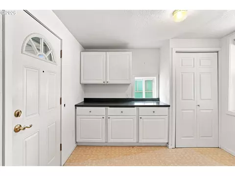 Other - 2685 E St, Springfield, OR 97477 photo 4 of 6