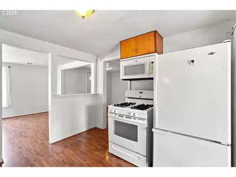 Kitchen - 2685 E St, Springfield, OR 97477 photo 2 of 3