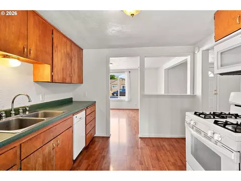 Kitchen - 2685 E St, Springfield, OR 97477 photo 1 of 3