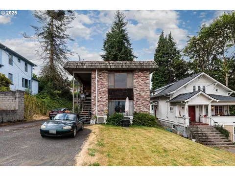 110 W C St, Rainier, OR 97048