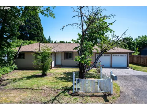 15630 SE Lou Ann Ct, Milwaukie, OR 97267