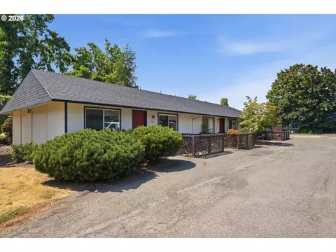 Exterior - 1825 NE Roberts Ave, Gresham, OR 97030 photo 6 of 6