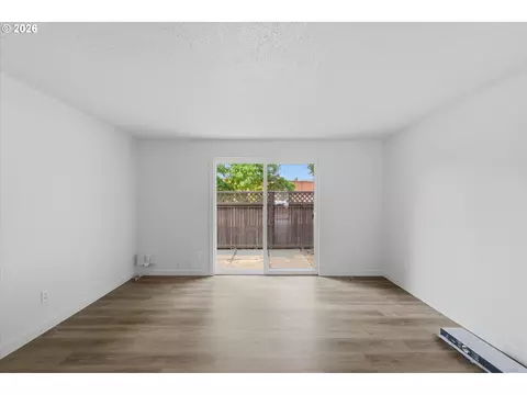 Living - 1825 NE Roberts Ave, Gresham, OR 97030 photo 5 of 5
