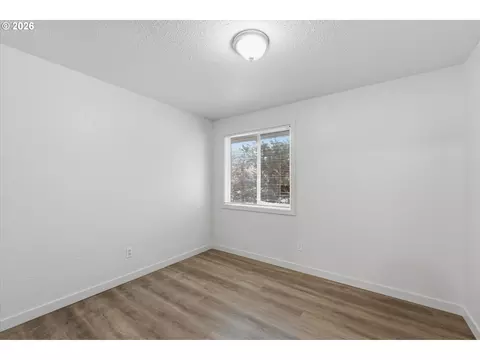 Bedroom - 1825 NE Roberts Ave, Gresham, OR 97030 photo 1 of 2