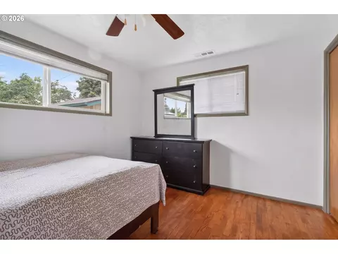 Bedroom - 447 Maxwell Rd, Eugene, OR 97404 photo 11 of 12