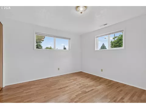 Bedroom - 447 Maxwell Rd, Eugene, OR 97404 photo 1 of 12