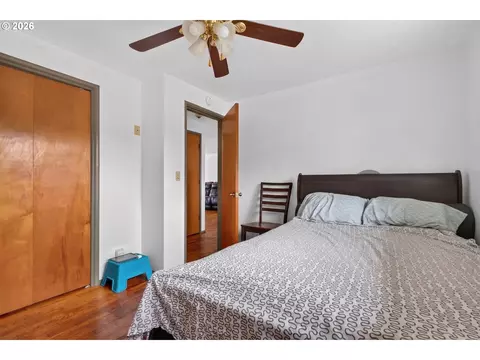 Bedroom - 447 Maxwell Rd, Eugene, OR 97404 photo 12 of 12
