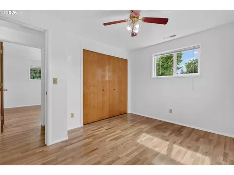 Bedroom - 447 Maxwell Rd, Eugene, OR 97404 photo 6 of 12