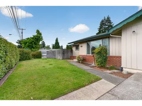 Exterior - 447 Maxwell Rd, Eugene, OR 97404 photo 3 of 9