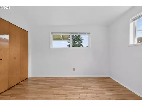 Bedroom - 447 Maxwell Rd, Eugene, OR 97404 photo 2 of 12