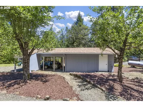 Exterior - 371 Standley Rd, Glide, OR 97443 photo 15 of 18