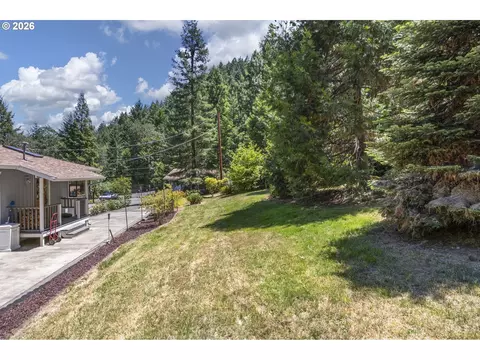 Exterior - 371 Standley Rd, Glide, OR 97443 photo 11 of 18