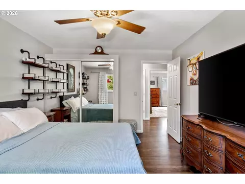Bedroom - 371 Standley Rd, Glide, OR 97443 photo 5 of 5