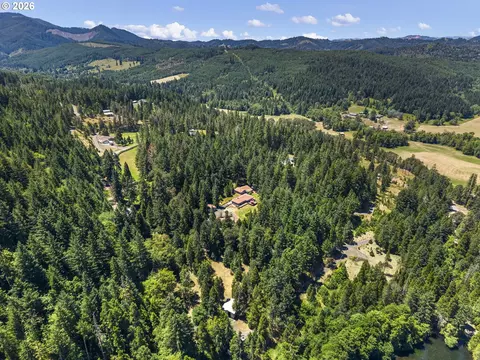 View/Area - 371 Standley Rd, Glide, OR 97443 photo 2 of 2